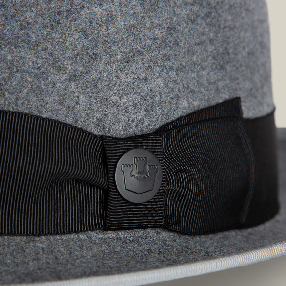 Slick Carter Grey
